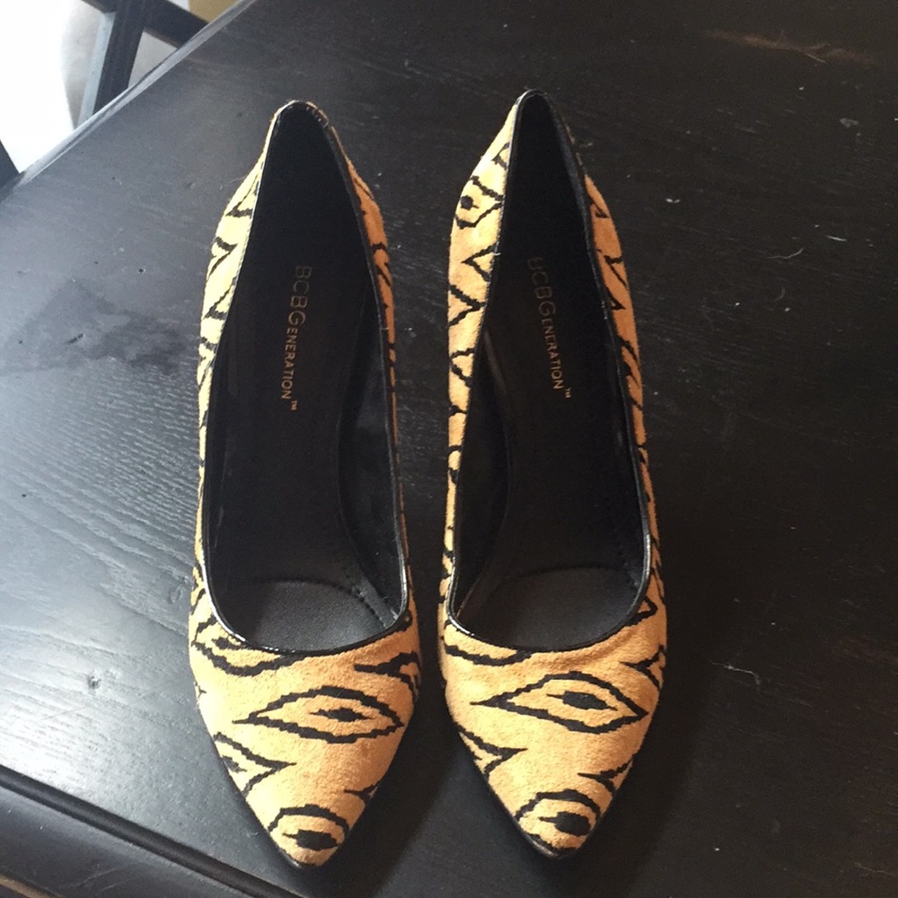 Aztec patterned Heels - Picture 2 of 5